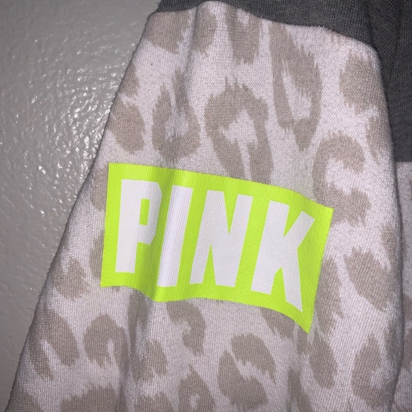 VS PINK Crew - Picture 4 of 6